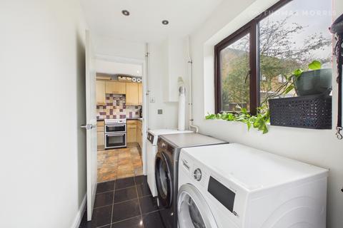 4 bedroom detached house for sale, Chestnut Close, Huntingdon PE28