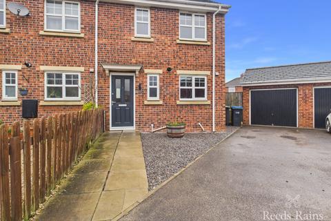 3 bedroom end of terrace house to rent, Garden Court, Durham DH6
