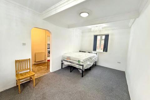 undefined, Allendale Avenue, SOUTHALL UB1