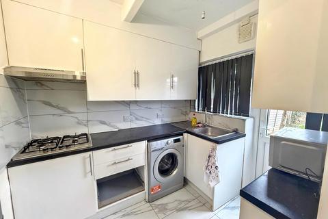 undefined, Allendale Avenue, SOUTHALL UB1