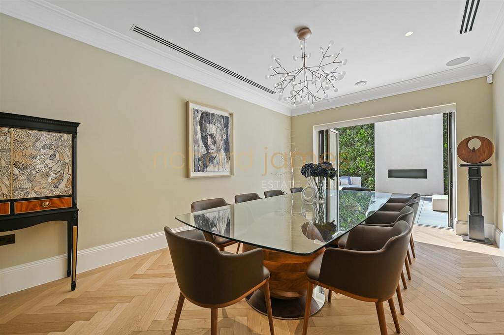 F&C - 45 Elizabeth Grove12.jpg