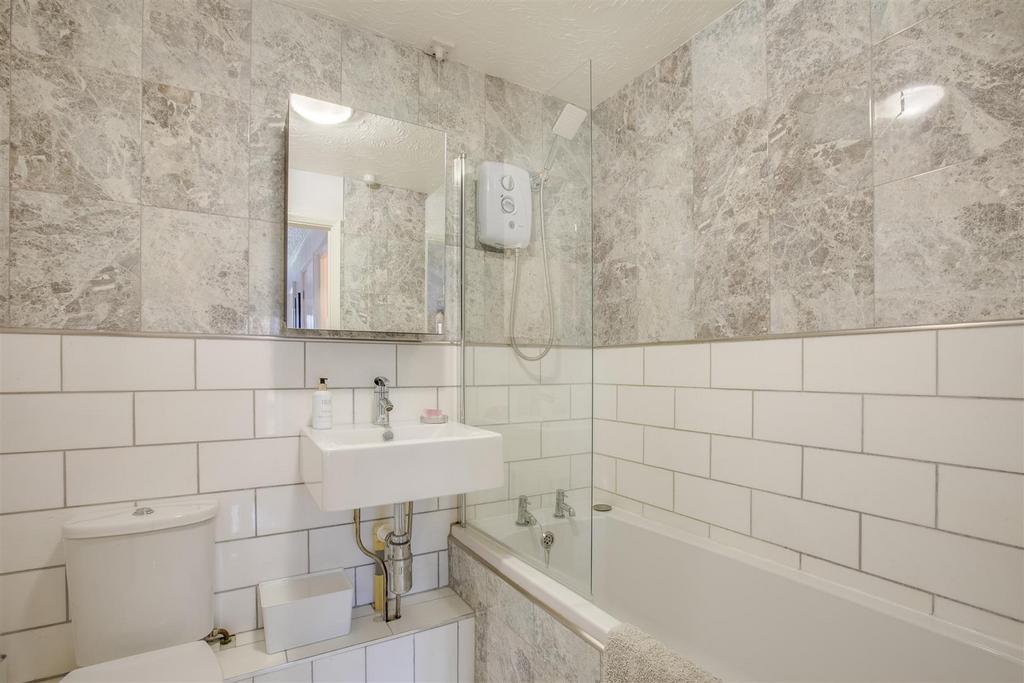 39 Gandon Vale, HP13 5 LG-3.jpg
