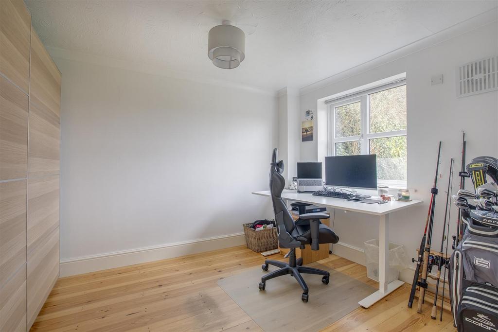 39 Gandon Vale, HP13 5 LG-5.jpg