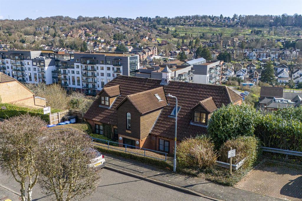 39 Gandon Vale, HP13 5 LG Drone-3.jpg