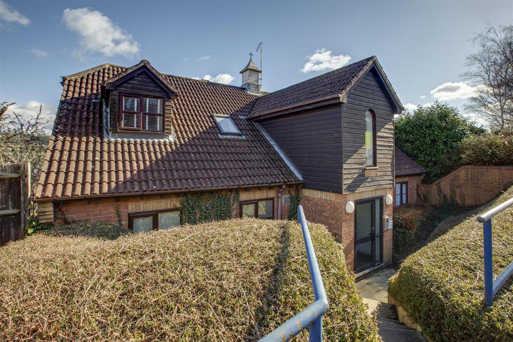 39 Gandon Vale, HP13 5 LG-1.jpg
