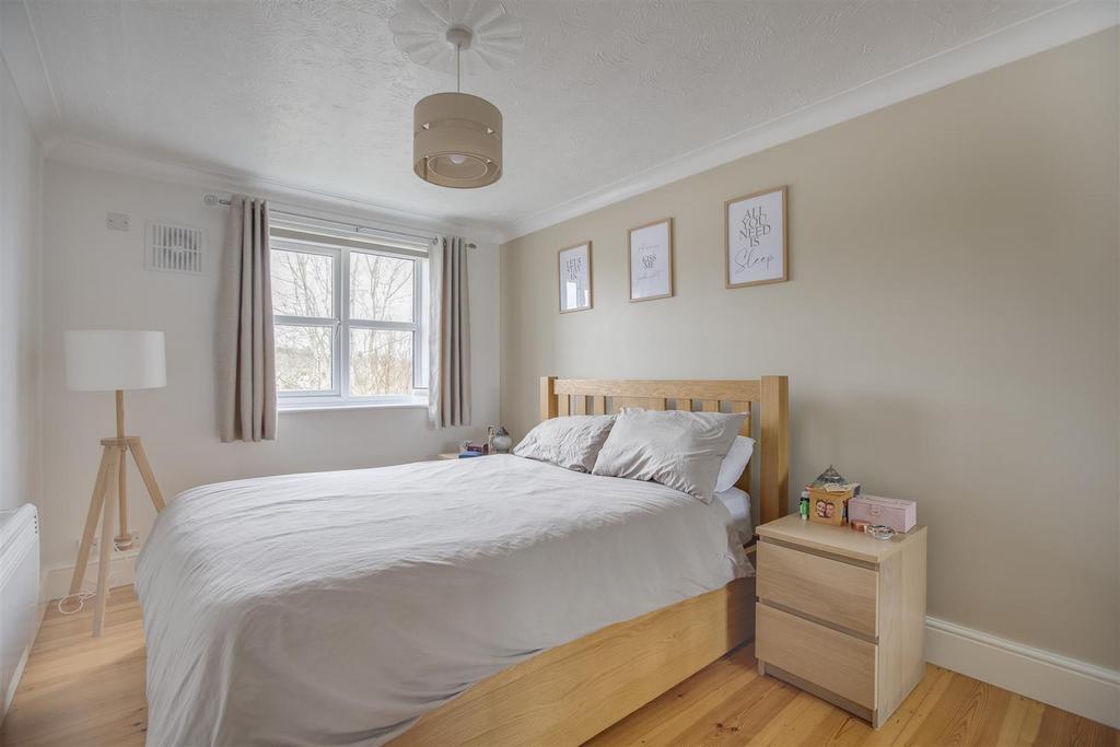39 Gandon Vale, HP13 5 LG-1.jpg