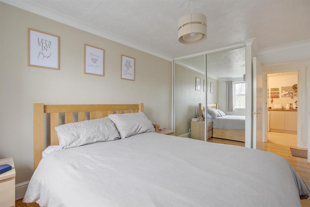 39 Gandon Vale, HP13 5 LG-2.jpg