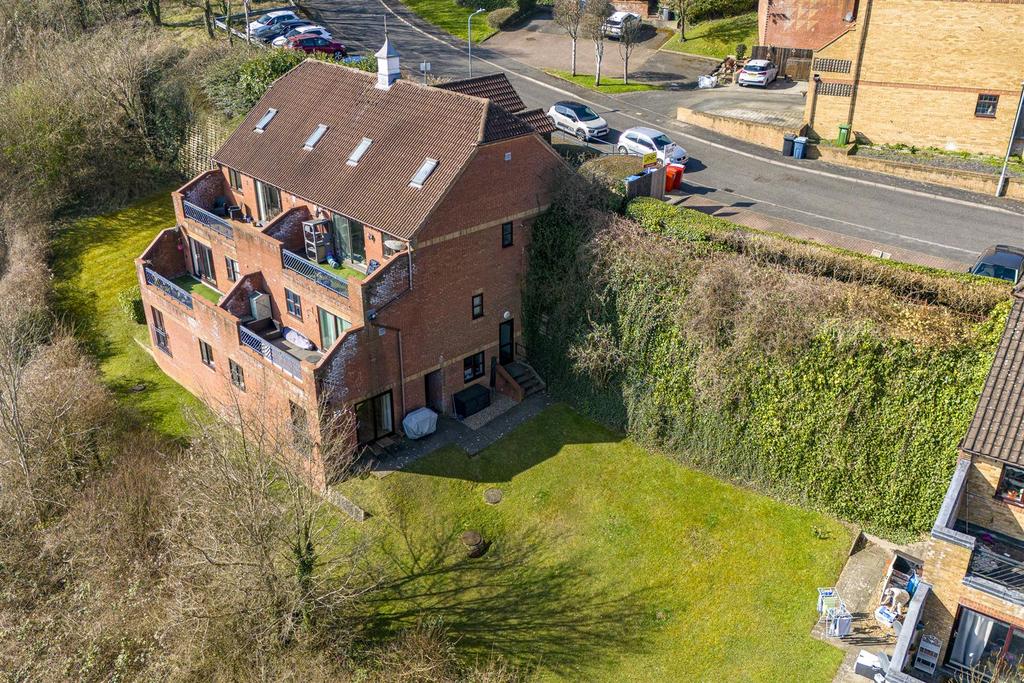 39 Gandon Vale, HP13 5 LG Drone-2.jpg