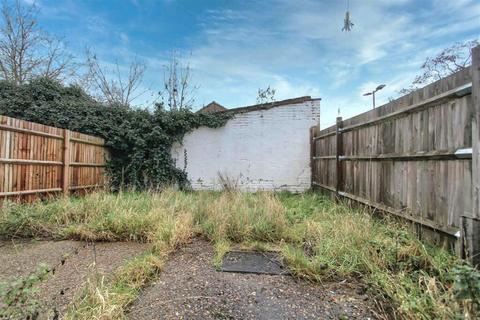 2 bedroom apartment for sale, Eaton Court, Clive Road , London, SE21 8BZ