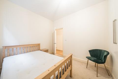 2 bedroom flat to rent, Balham Hill, London, SW12