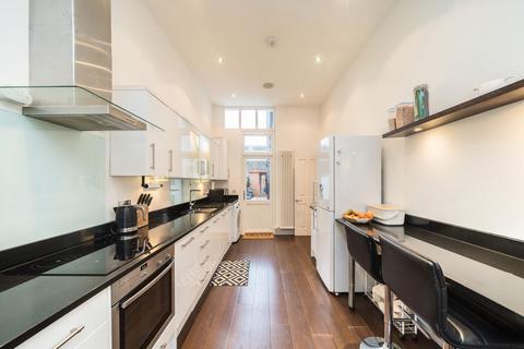 2 bedroom flat for sale, Sternhold Avenue, London SW2
