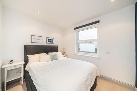 2 bedroom flat for sale, Sternhold Avenue, London SW2