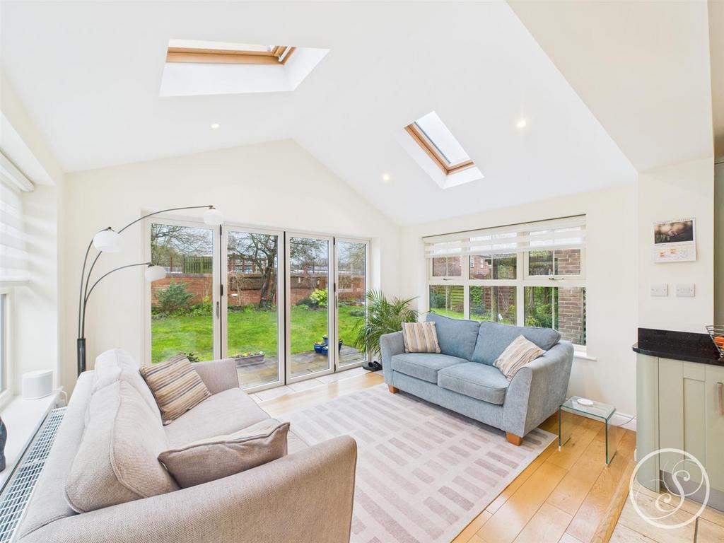Sitting/Sun Room