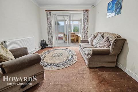 4 bedroom detached bungalow for sale, Greenhill Avenue, Caister-on-Sea