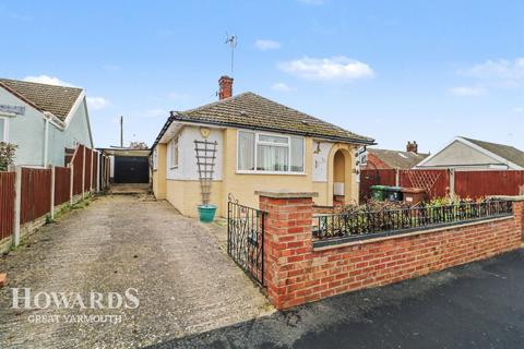 4 bedroom detached bungalow for sale, Greenhill Avenue, Caister-on-Sea