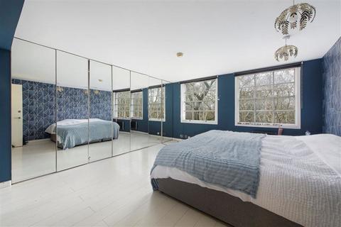 undefined, Paradise Row, London E2