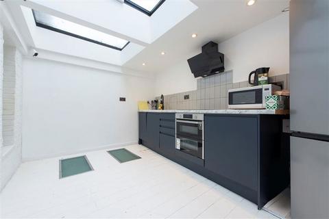 undefined, Paradise Row, London E2
