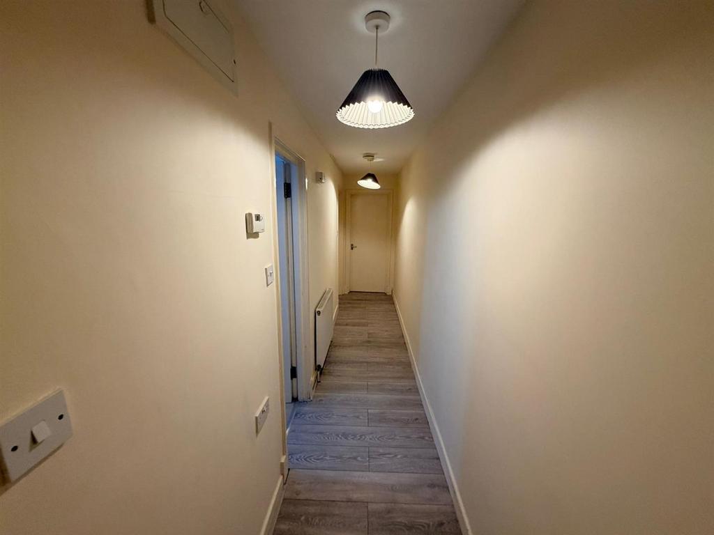 Flat 8 Eramo House ll.jpeg
