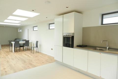 3 bedroom house to rent, Penrose Street, London SE17