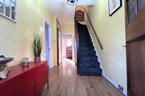4 bedroom terraced house for sale, Kempton Road, East Ham, E6 2PB