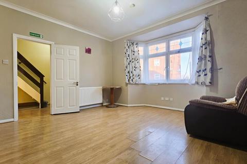 4 bedroom terraced house for sale, Kempton Road, East Ham, E6 2PB