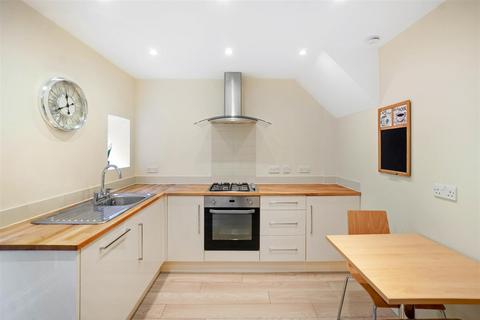 2 bedroom terraced house to rent, Park Place Lane, Stoke, Plymouth