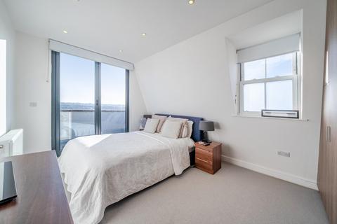 undefined, Balham Hill, London, SW12