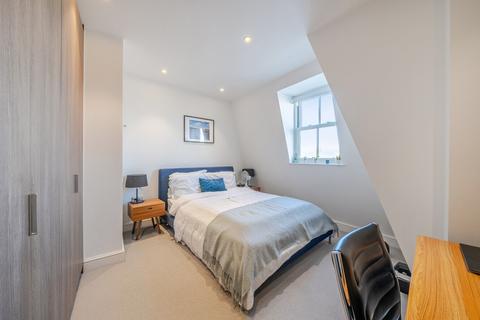 undefined, Balham Hill, London, SW12