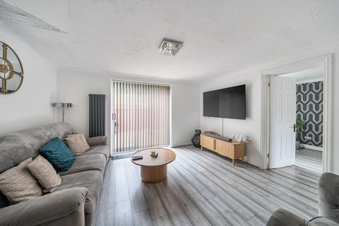 undefined, Willoughby Close, Bedfordshire LU6
