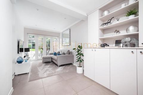 4 bedroom end of terrace house for sale, Hartfield Avenue, Elstree, WD6