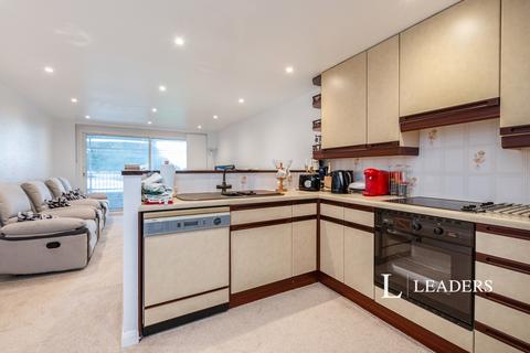 2 bedroom flat to rent, Manor Road, Bournemouth, Dorset, BH1