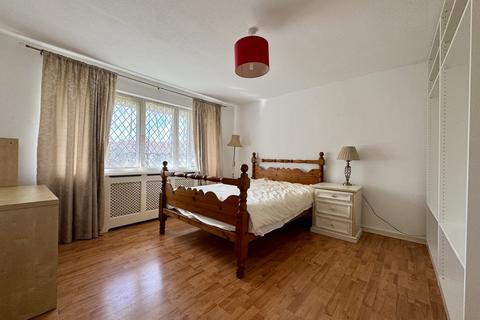 3 bedroom terraced house to rent, Brassey Road, London, NW6
