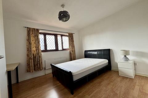 3 bedroom terraced house to rent, Brassey Road, London, NW6
