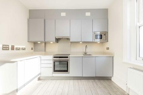 2 bedroom flat to rent, Durnsford Road, London SW19