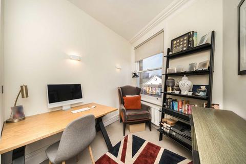 2 bedroom flat to rent, Durnsford Road, London SW19