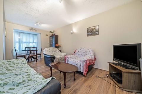 undefined, Taylor Close, Hounslow TW3