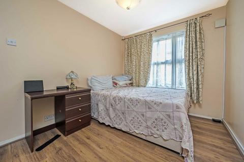 undefined, Taylor Close, Hounslow TW3