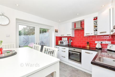 2 bedroom terraced house for sale, The Weavers, Maidstone ME16
