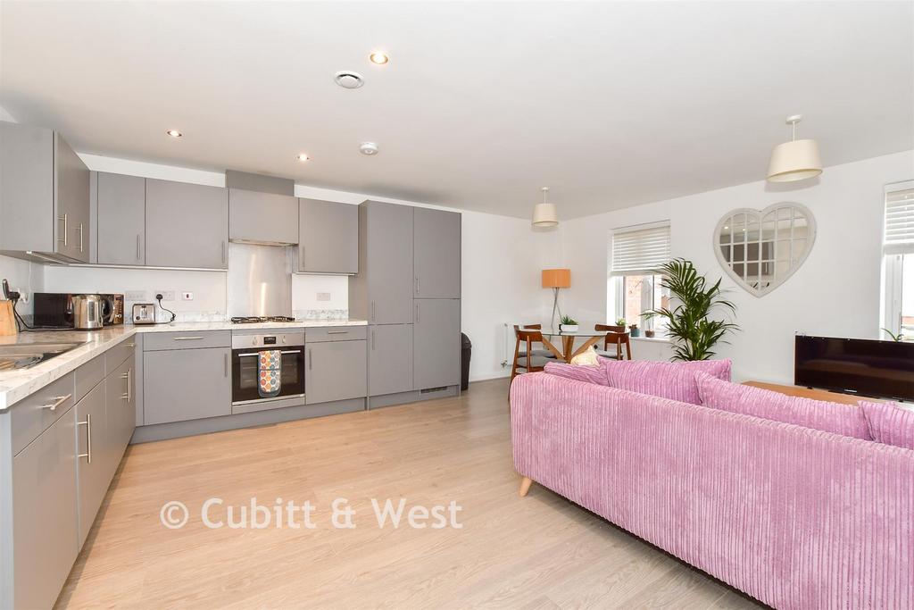 Lounge/Kitchen