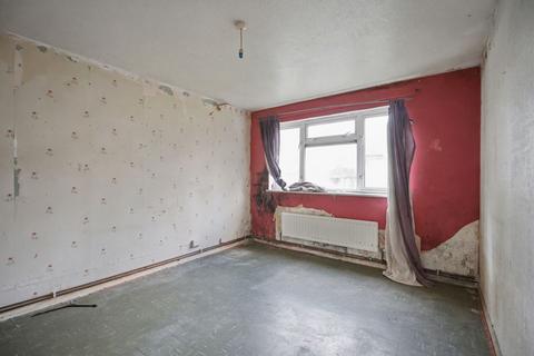 undefined, 28 Levett Road, Leatherhead, Surrey, KT22 7EG