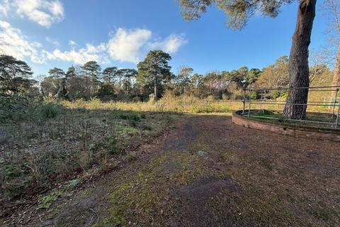 undefined, Golf Club Road, Weybridge KT13