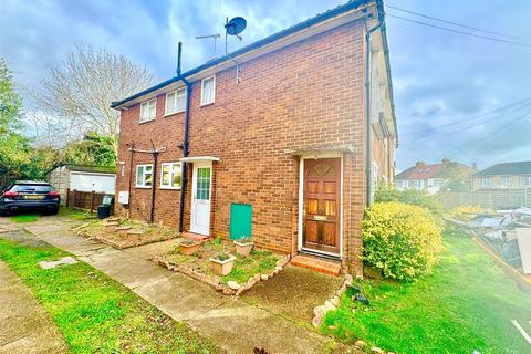 2 bedroom maisonette to rent, Gresham Road, Hounslow, TW3