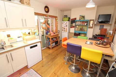 3 bedroom townhouse for sale, Victoria Street, Leicester LE19
