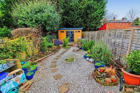 3 bedroom townhouse for sale, Victoria Street, Leicester LE19