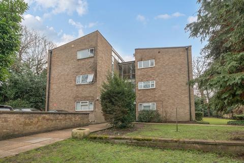 2 bedroom flat for sale, Pine Grove, Weybridge, KT13
