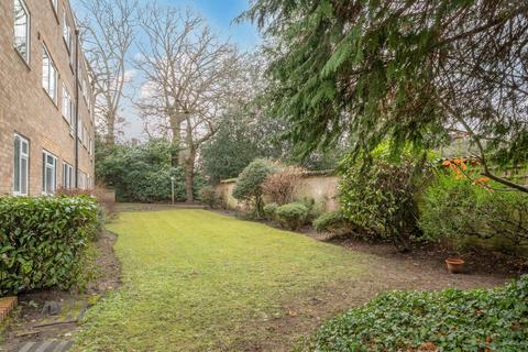 2 bedroom flat for sale, Pine Grove, Weybridge, KT13