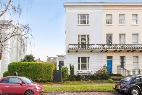 undefined, Pittville Lawn, Cheltenham, Gloucestershire GL52