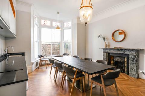 undefined, Pittville Lawn, Cheltenham, Gloucestershire GL52