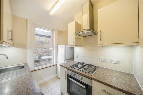 2 bedroom flat for sale, Cavendish Road, London SW12