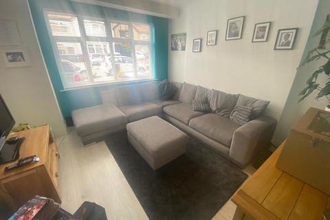 3 bedroom terraced house for sale, Devonia Gardens, London N18